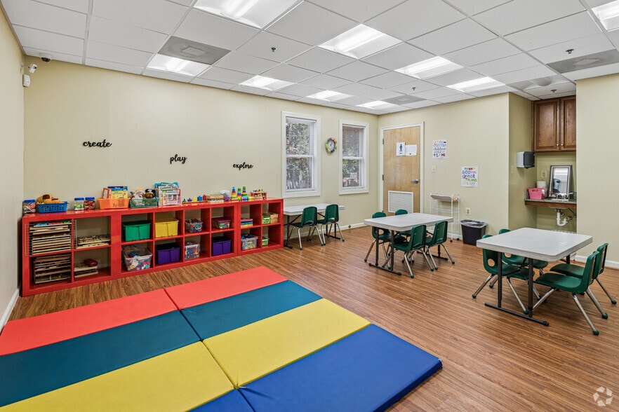 More Photos Of 3538 Moncure Ave, Falls Church Daycare Center For Sale