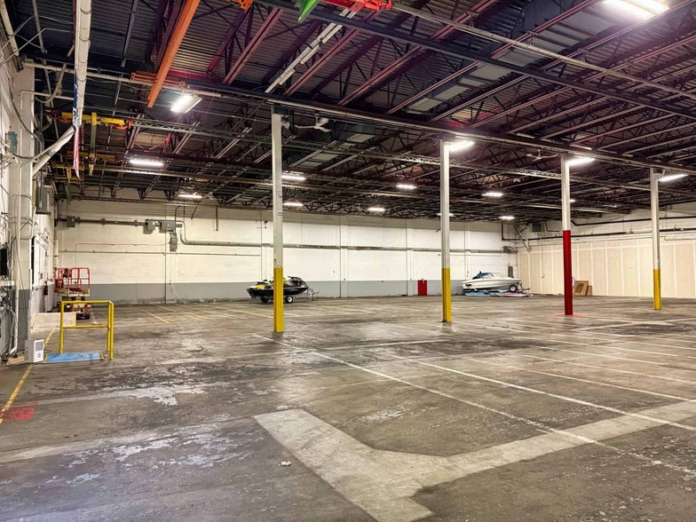 More Photos Of 185 Warren St, Glens Falls Distribution For Lease