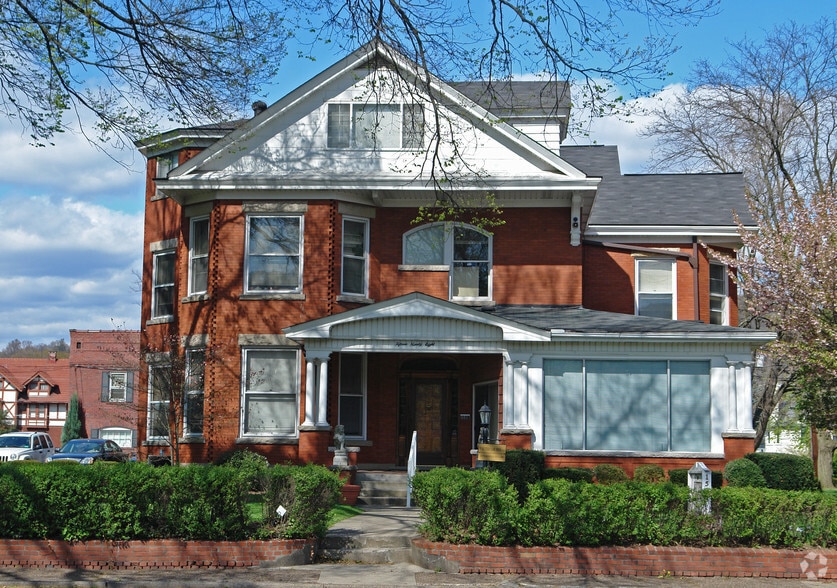 Primary Photo Of 1598 kanawha Blvd E, Charleston Office For Sale