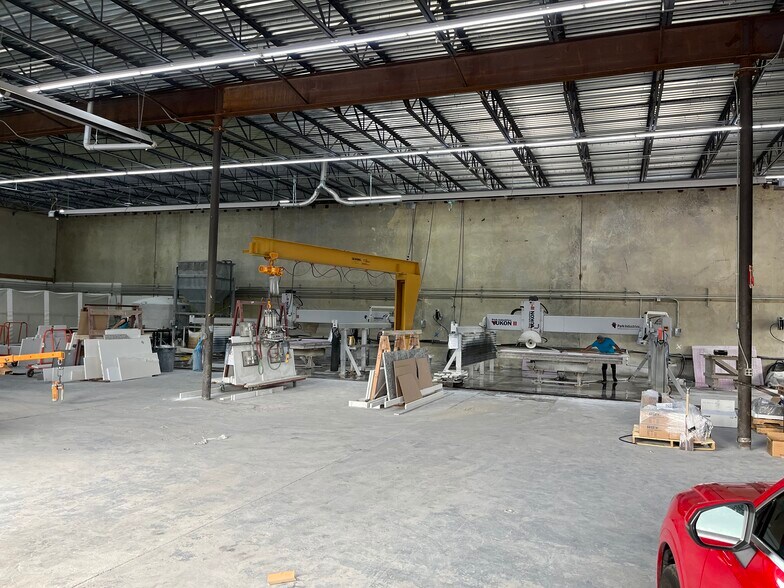 More Photos Of 2270 Manana Dr, Dallas Warehouse For Sale