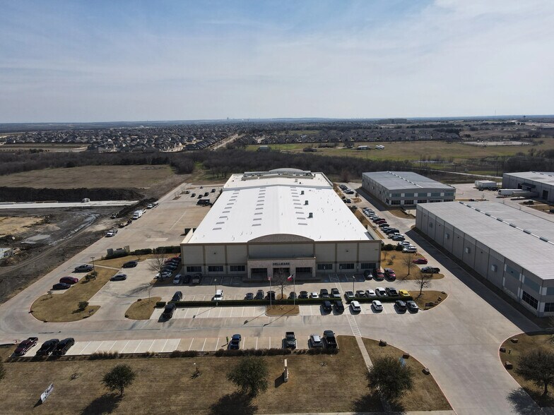 More Photos Of 2201 Heritage Pky, Mansfield Warehouse For Lease