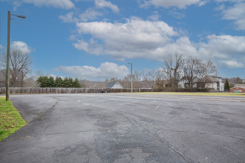 More Photos Of 510 Rosebank Ave, Nashville Schools For Lease