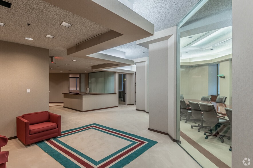 More Photos Of 625 N Grand Ave, Santa Ana Office For Sale