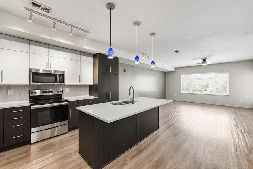 More Photos Of 7900 Conser St, Overland Park Apartments For Sale