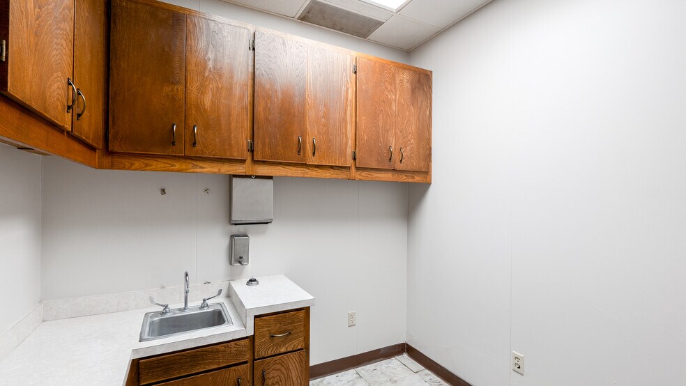 More Photos Of 1201 Briarcrest Dr, Bryan Medical For Sale