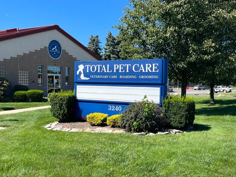 More Photos Of 3240 Briarfield Blvd, Maumee Veterinarian Kennel For Lease