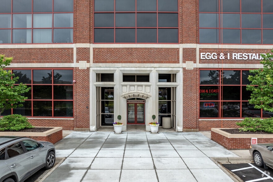 More Photos Of 2550 University Ave W, Saint Paul Unknown For Lease