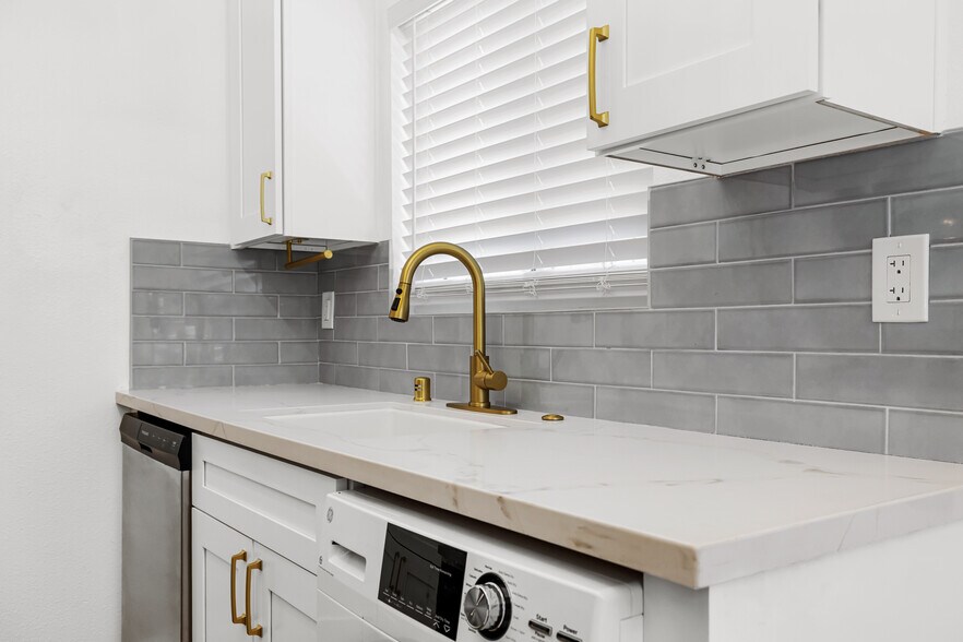 More Photos Of 540 F St, Chula Vista Apartments For Sale