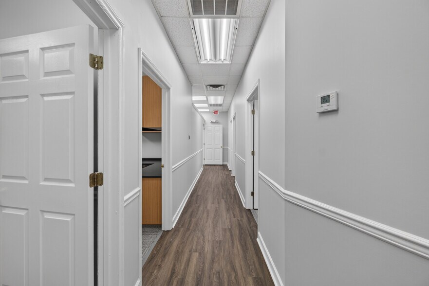 More Photos Of 514 Dabney Rd, Henderson Office For Lease