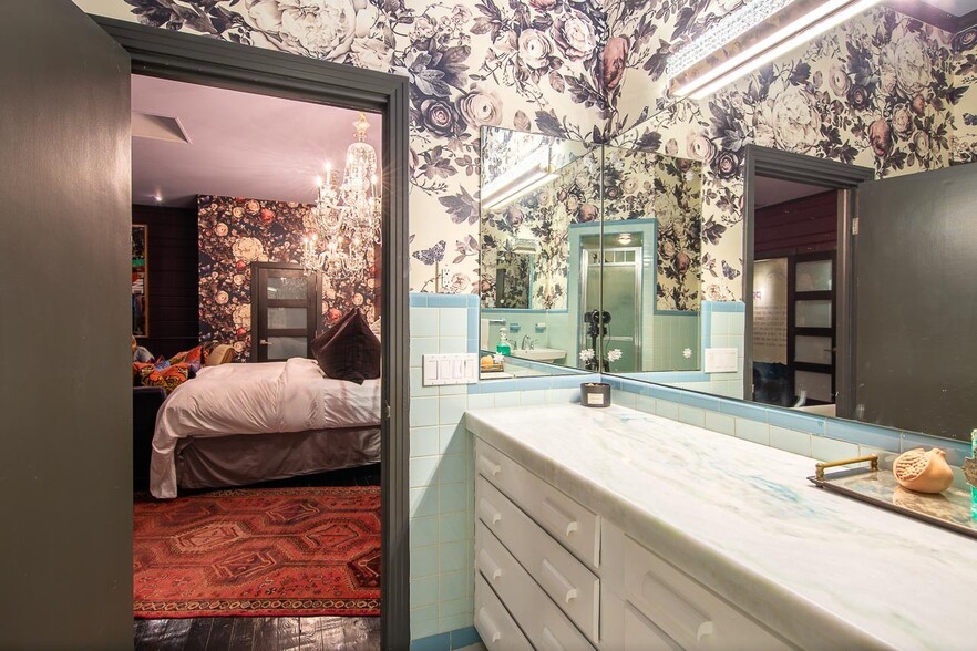 More Photos Of 213 Printers Aly, Nashville General Retail For Sale