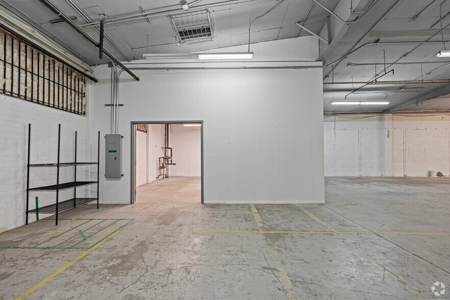 More Photos Of 540 S Crocker St, Los Angeles Industrial For Sale
