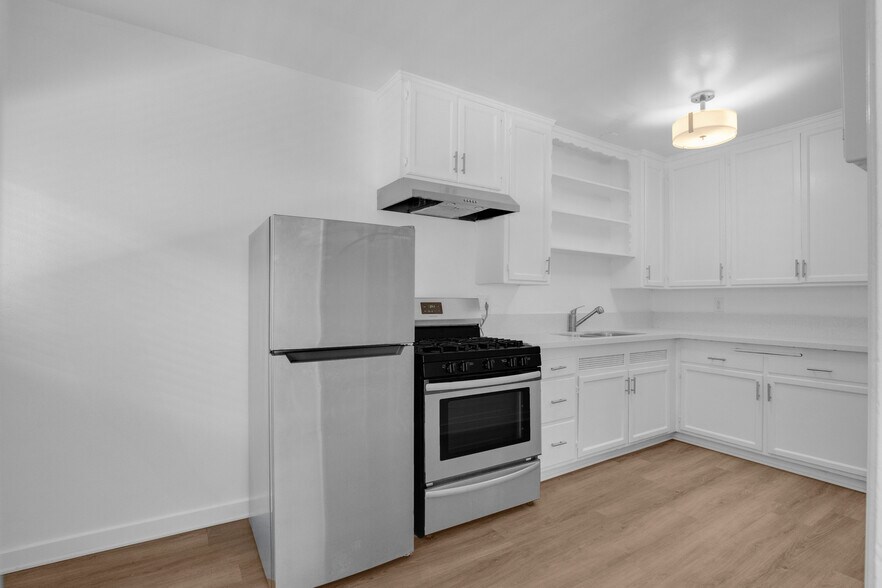 More Photos Of 1646 N Harvard Blvd, Los Angeles Apartments For Sale