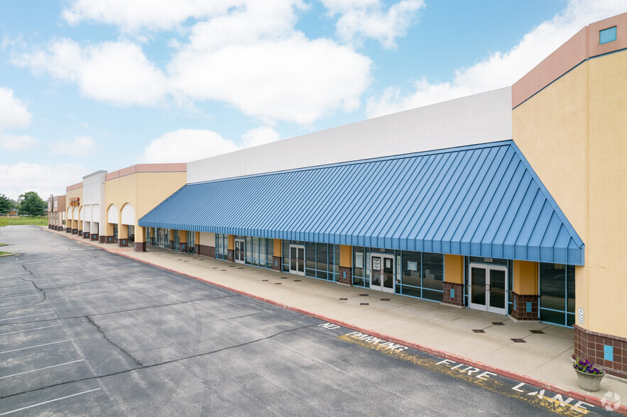 More Photos Of 357 Tanger Blvd, Seymour Unknown For Lease