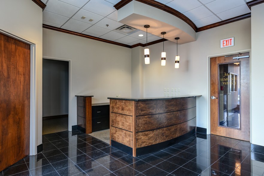 More Photos Of 607 Market St, Knoxville Office For Lease