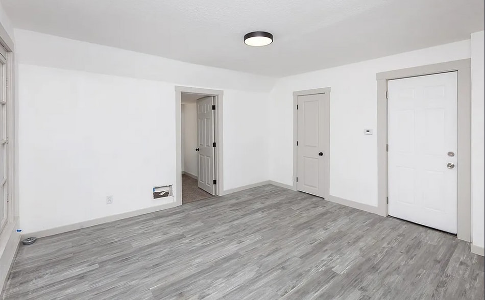 More Photos Of 1333 22nd St, Des Moines Apartments For Sale