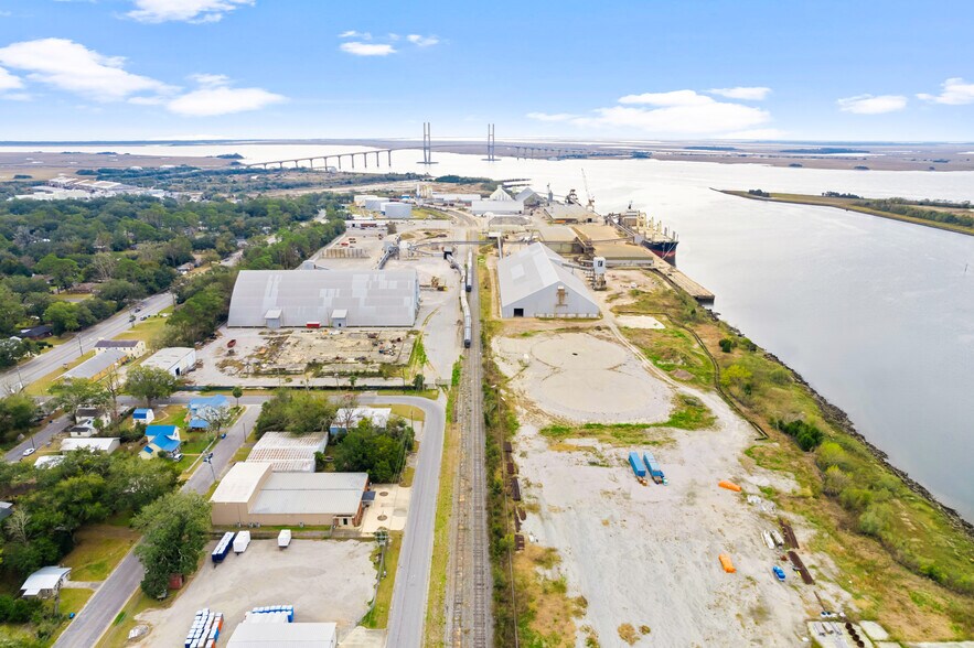 More Photos Of 616 Bay St, Brunswick Warehouse For Lease