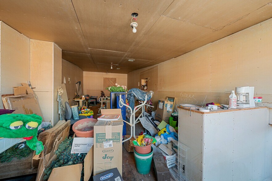 More Photos Of 318 S Green St, Glasgow Office For Sale