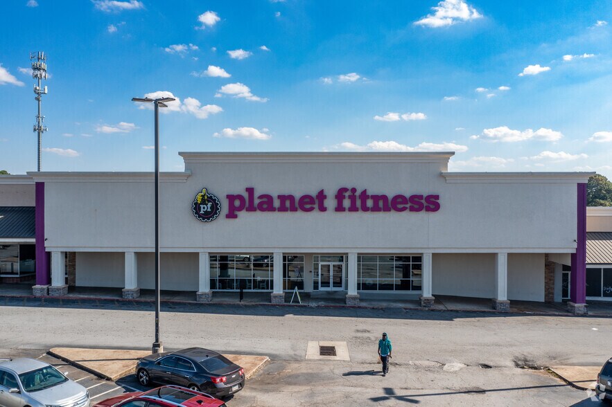 More Photos Of 3435-3553 Memorial Dr, Decatur Storefront For Lease