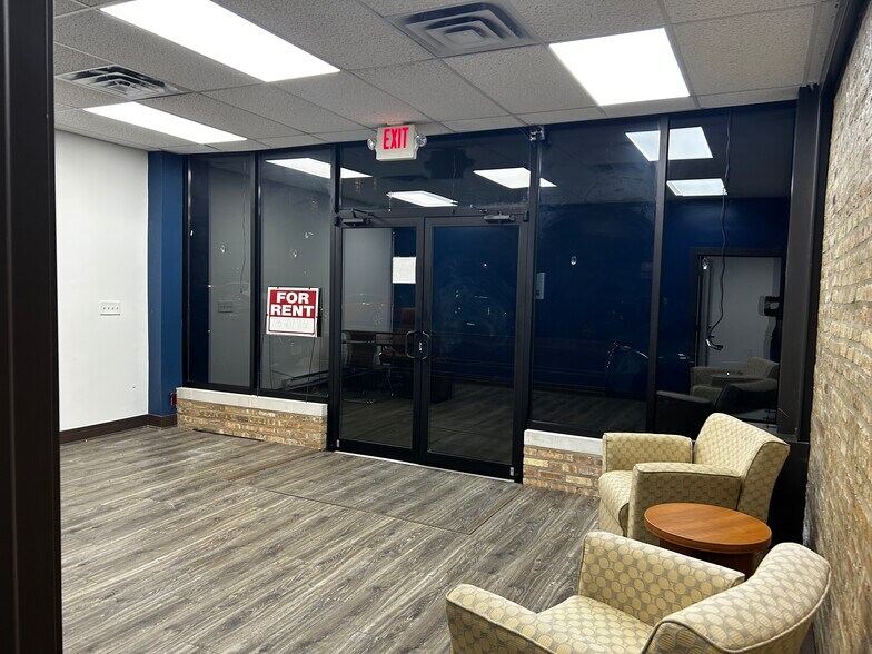 More Photos Of 4042-4044 N Elston Ave, Chicago Storefront Retail Office For Lease