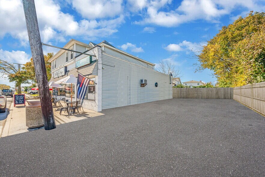 More Photos Of 504 Fire Island Ave, Babylon Flex For Sale