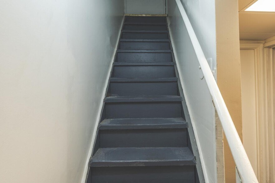 More Photos Of 25 Maynard Ct, Pontiac Apartments For Sale