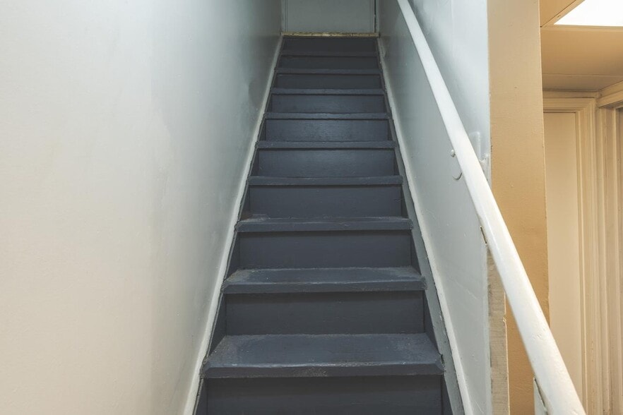 More Photos Of 25 Maynard Ct, Pontiac Apartments For Sale