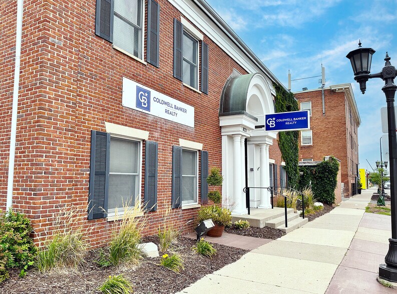 More Photos Of 821 Grand Ave, Saint Paul Office For Sale