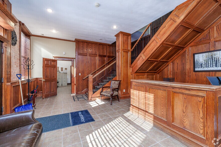 More Photos Of 3420 Maple Ave, Pulaski Warehouse For Sale
