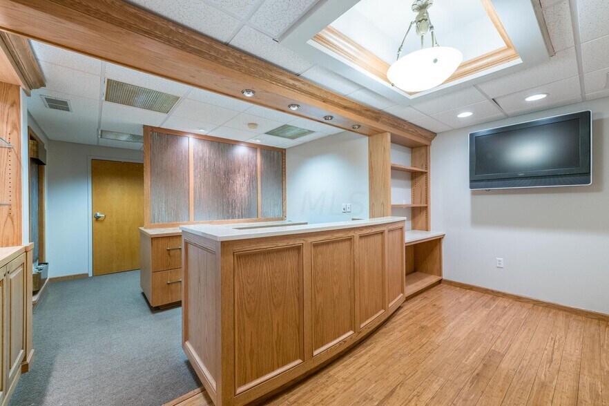 More Photos Of 1151 Bethel Rd, Columbus Medical For Sale