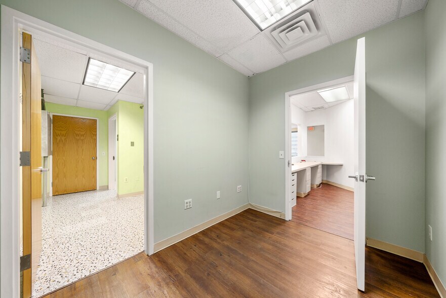More Photos Of 2083 Center Ave, Fort Lee Medical For Lease