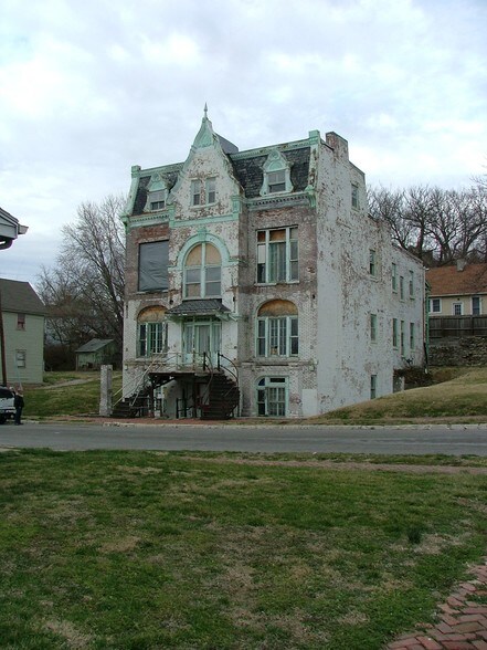 More Photos Of 115 S 13th St, Saint Joseph Apartments For Sale