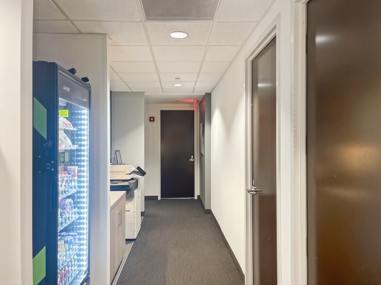 More Photos Of 9100 S Dadeland Blvd, Miami Coworking Space