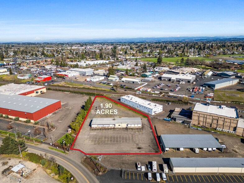 More Photos Of 3010-3012 Industrial Way NE, Salem Distribution For Lease