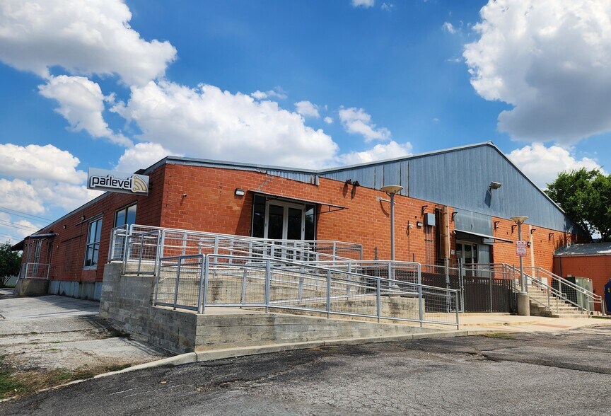 More Photos Of 1518 S Alamo St, San Antonio Loft Creative Space For Lease