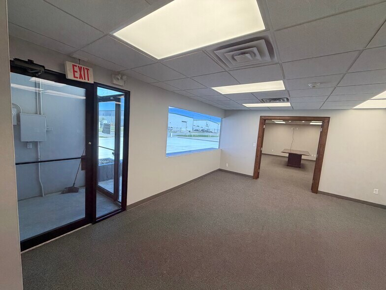 More Photos Of 11244 E 55th Pl, Tulsa Manufacturing For Lease