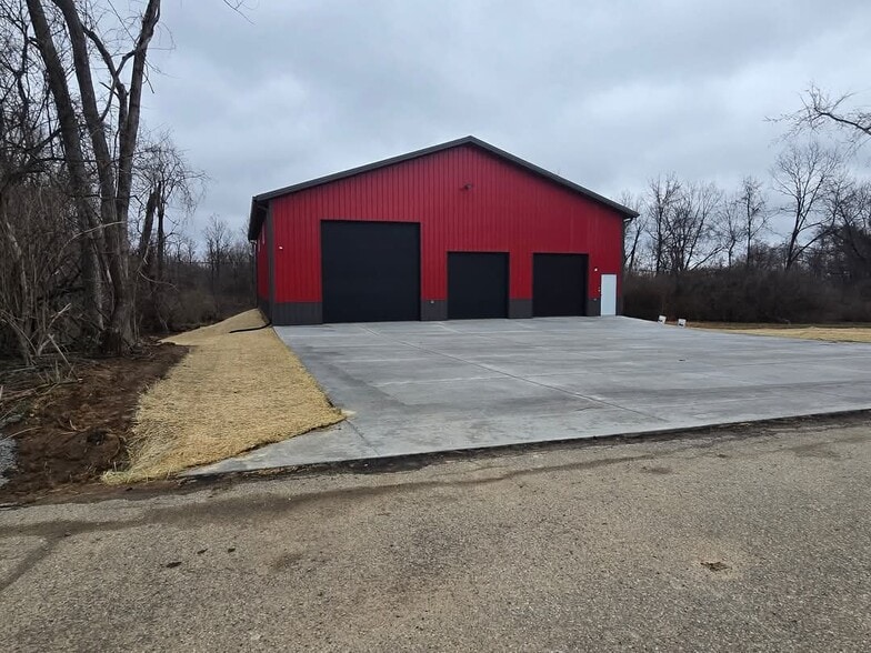 Primary Photo Of 1822 Airway Drive dr, Erlanger Industrial For Sale