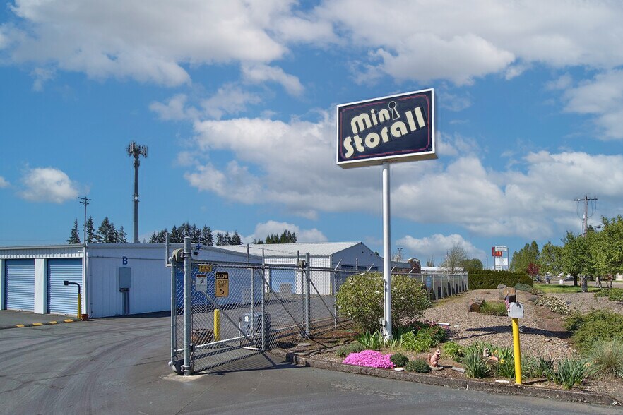 Primary Photo Of 931 N 1st St, Silverton Self Storage For Sale