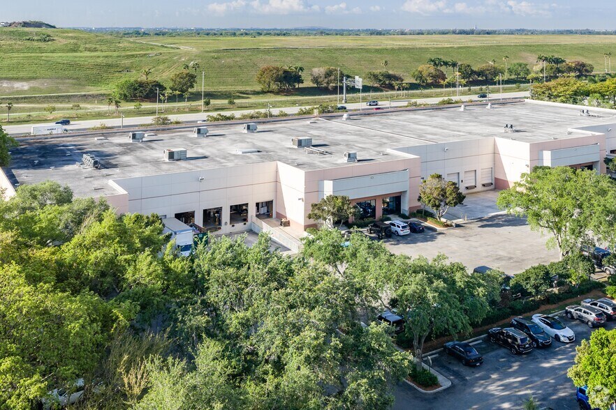 More Photos Of 3930 Executive Way, Miramar Warehouse For Lease