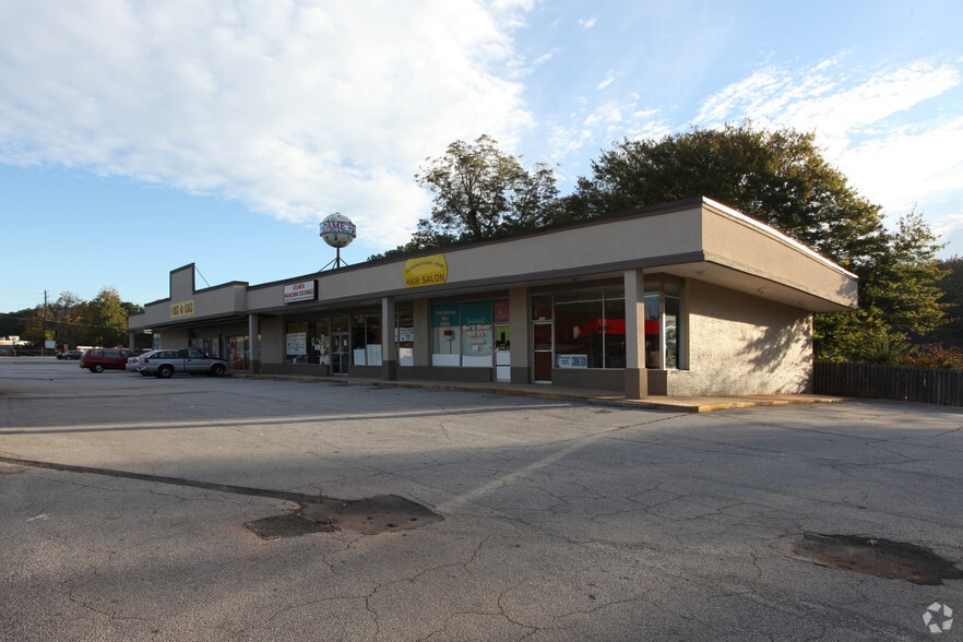 More Photos Of 2611 Lawrenceville Hwy, Decatur Unknown For Lease