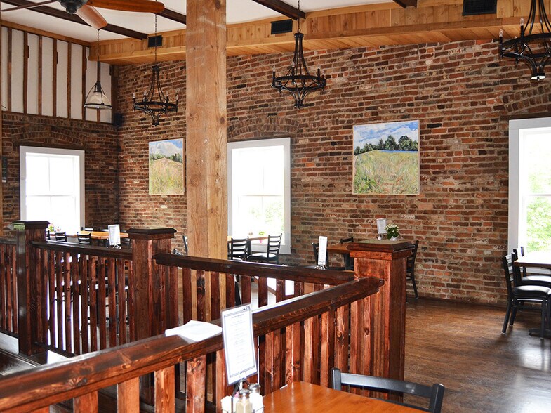 More Photos Of 280 Valley St, Scottsville Restaurant For Sale