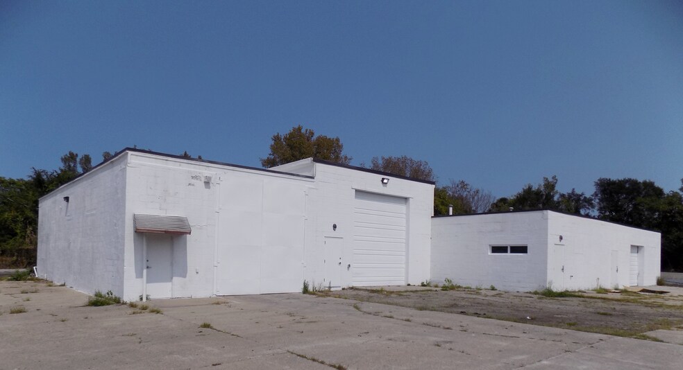 More Photos Of 2200-2235 Montcalm St, Indianapolis Manufacturing For Lease