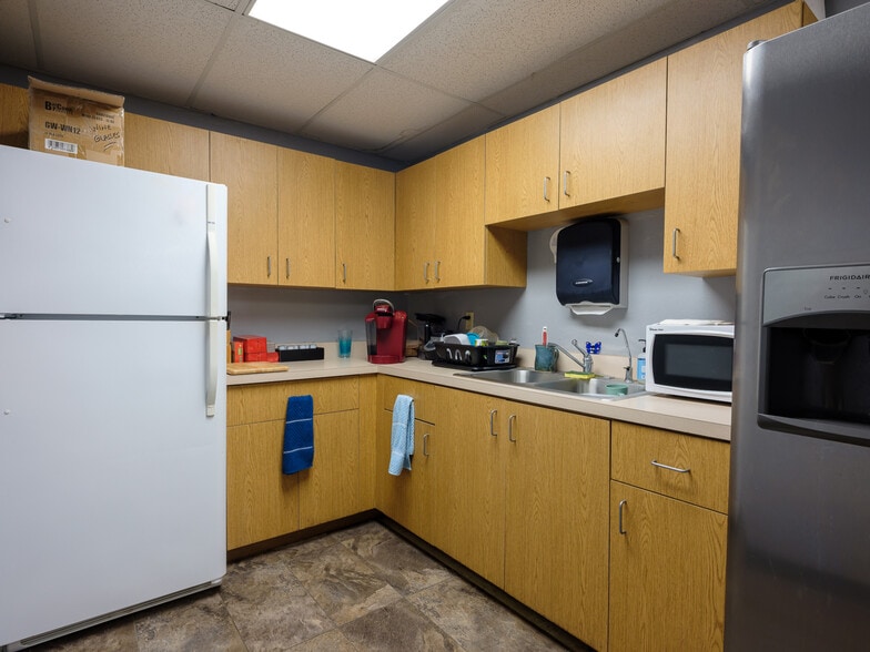 More Photos Of 2229 Whitfield Park Dr, Sarasota Warehouse For Sale