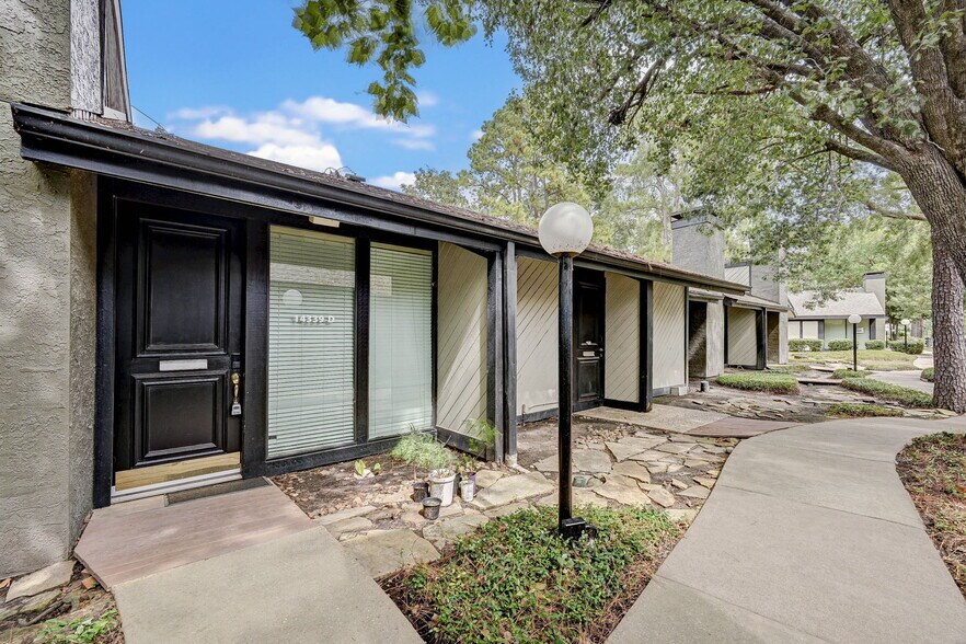 More Photos Of 14339 Torrey Chase Blvd, Houston Loft Creative Space For Sale