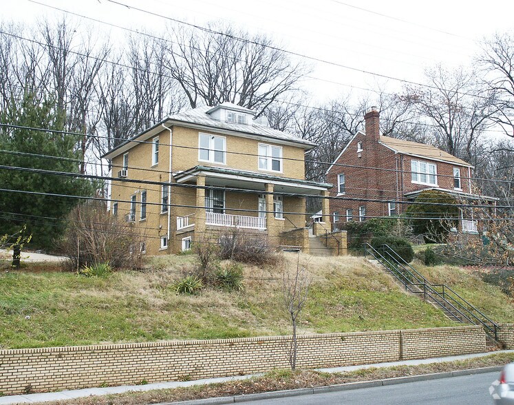 More Photos Of 3938 Benning Rd NE, Washington Office Residential For Sale