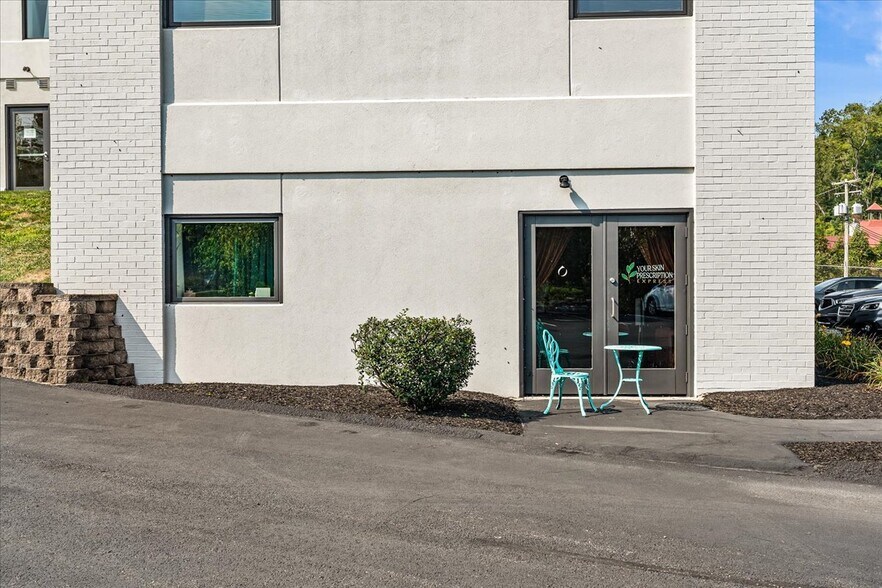 More Photos Of 3150 Washington Rd, McMurray Storefront Retail Office For Lease