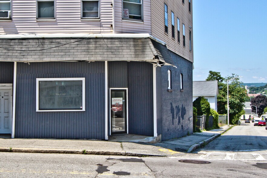 More Photos Of 50 Vernon St, Worcester Apartments For Lease