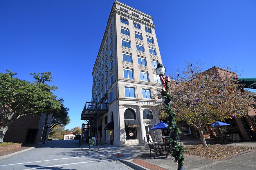 More Photos Of 327 Main St, Greenwood Office For Sale
