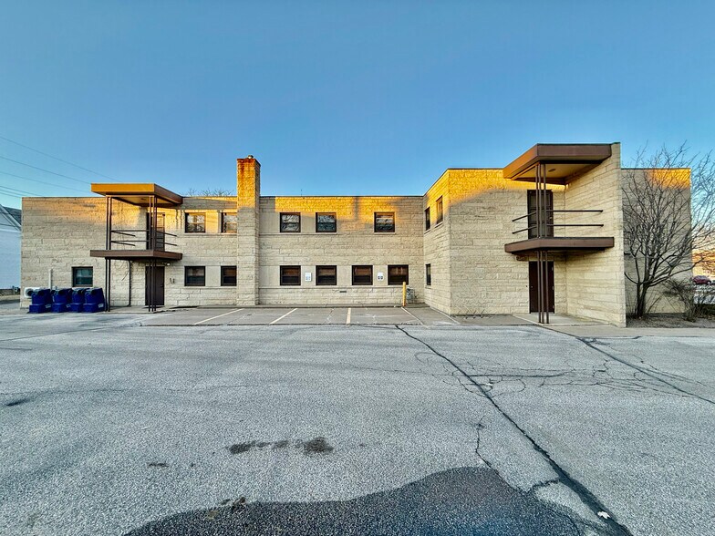 More Photos Of 176 8th St, Winona Office Residential For Sale