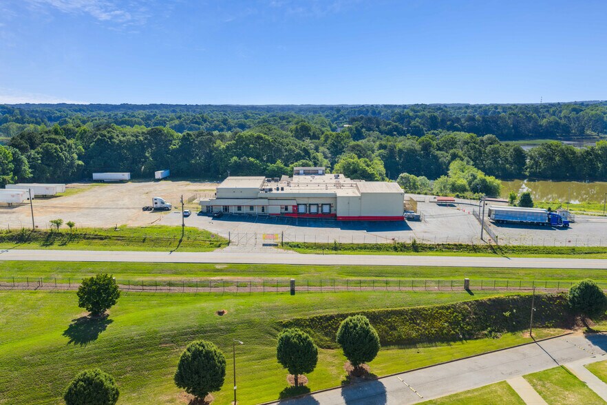 Primary Photo Of 635 Kingsbridge Rd, Carrollton Distribution For Lease