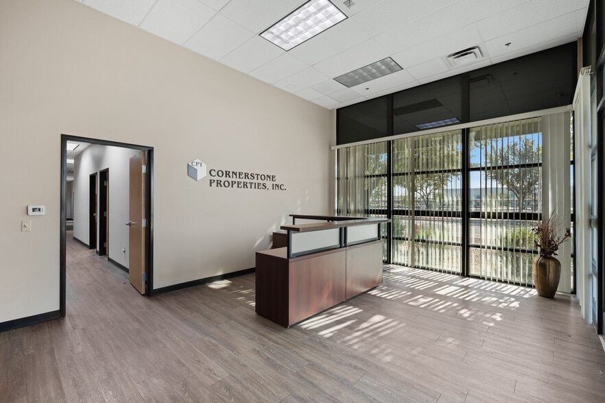 More Photos Of 4523 E Broadway Rd, Phoenix Light Manufacturing For Sale